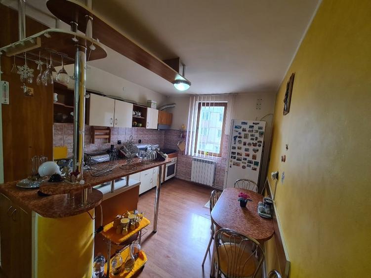 Apartament cu garaj și boxă-Brad HD - 9