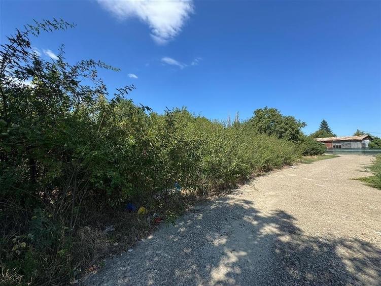 Teren 1.100mp intravilan curti constructii de vanzare in zona COMAT - 3