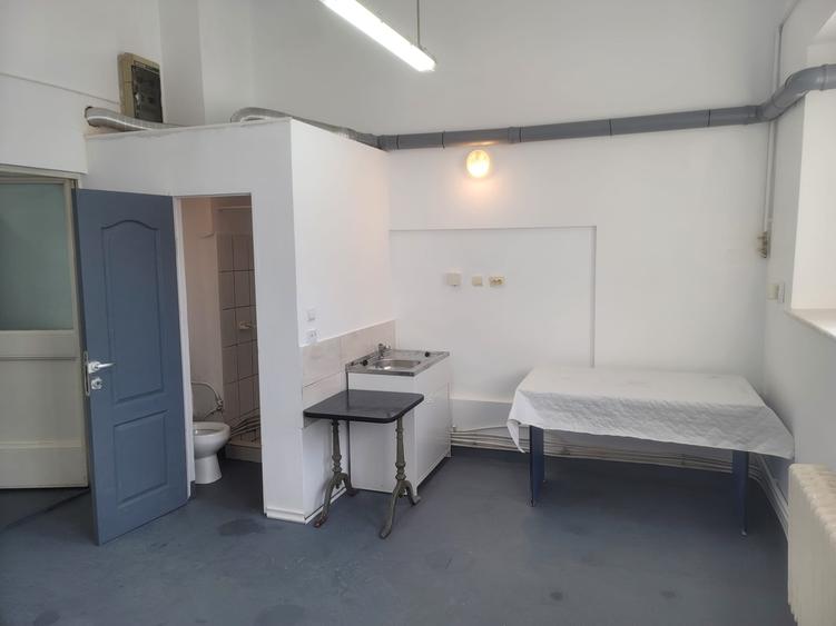 Inchiriez apartament 2 camere + 2 bai pentru muncitori, (maxim 10 persoane ) - 1