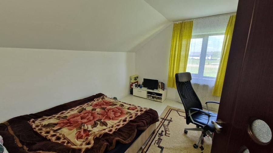 Casă spațioasă cu 4 camere plus teren 5.7 ari, Sat Sasar Comision 0 - 9