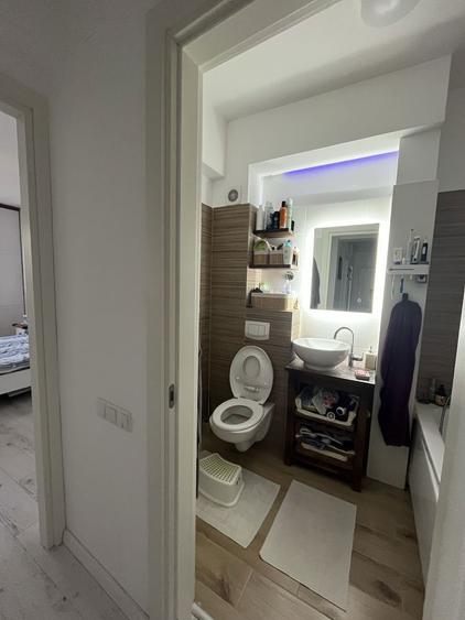 Inchiriez apartament de doua camere, zona Sisesti, disponibil din 15 mai - 6