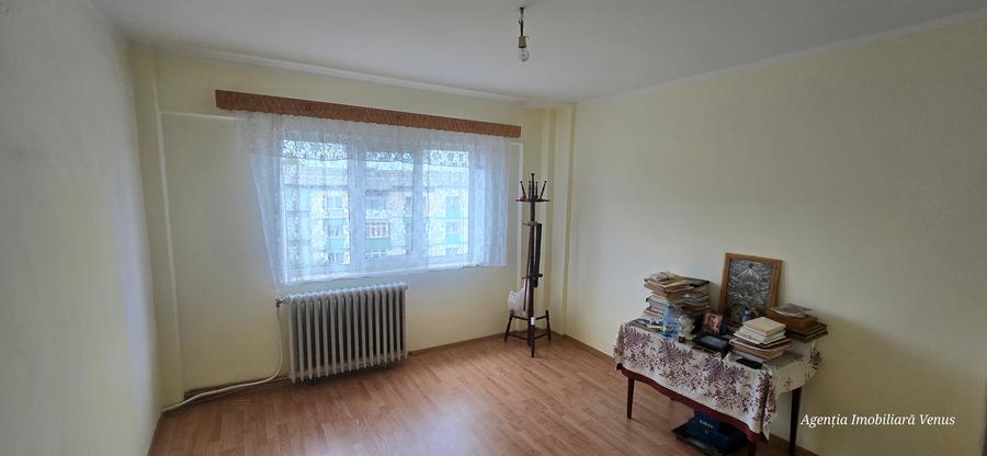 Apartament 3 camere str.Primaverii - 8