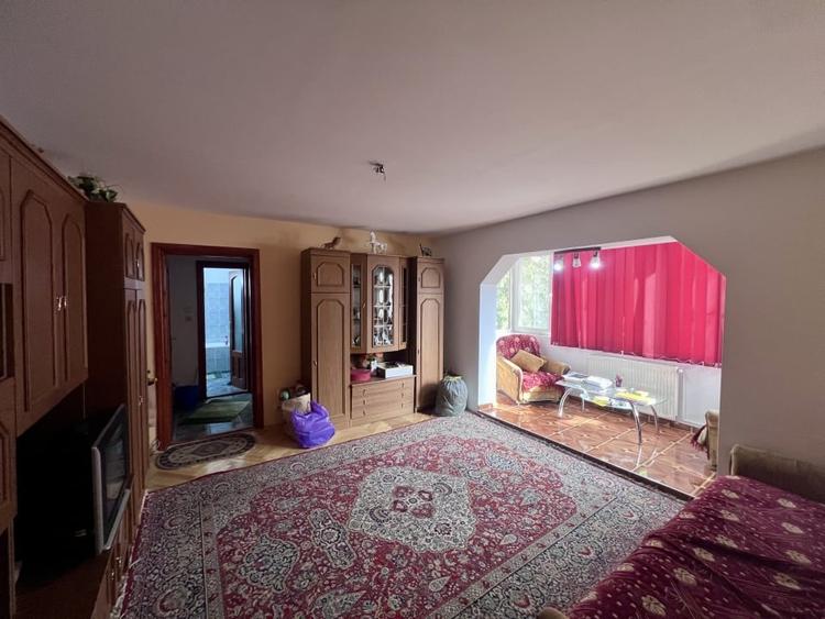 Apartament 3 camere, 78 mp utili + garaj si boxa, etaj 1 - Zona Modern - 1