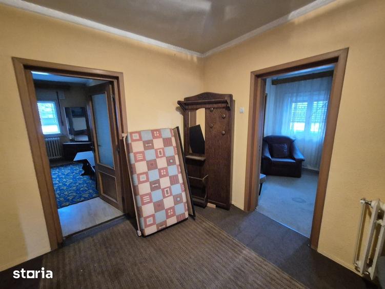 Casă cu 7 camere cu Teren 355 Mp în Colentina