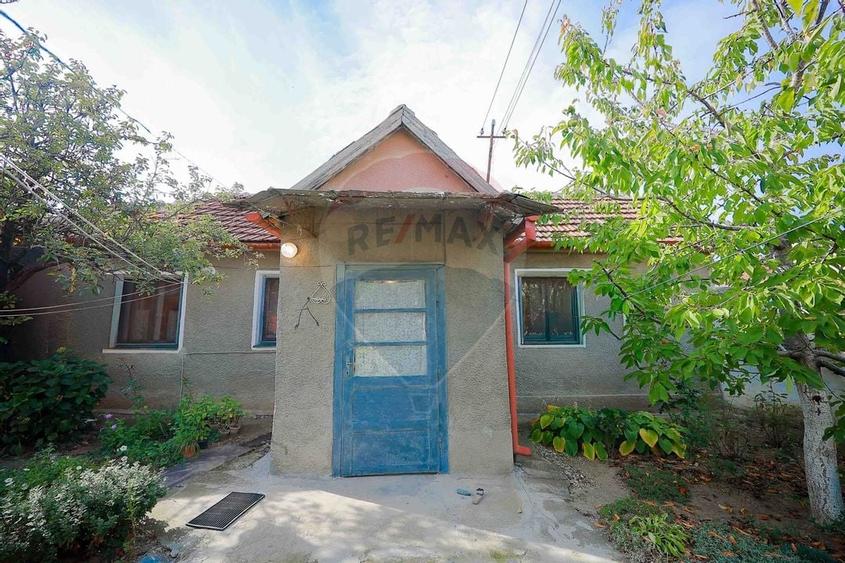 Casă cu 2 camere de vânzare în zona Ioșia Strada Arțarilor - 12