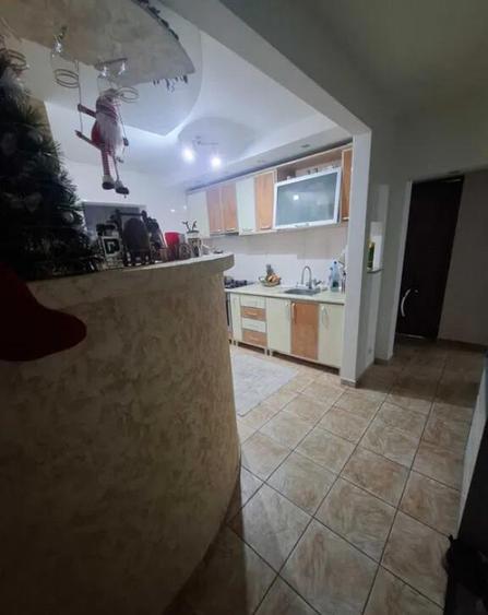 Apartament Cu 2 Camere Decomandate Zona Burdujeni - 2