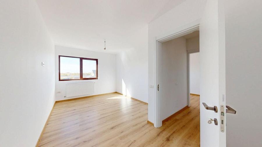 Duplex &icirc;ntreg cu Panouri Solare! Cu 2 intrari! - 16