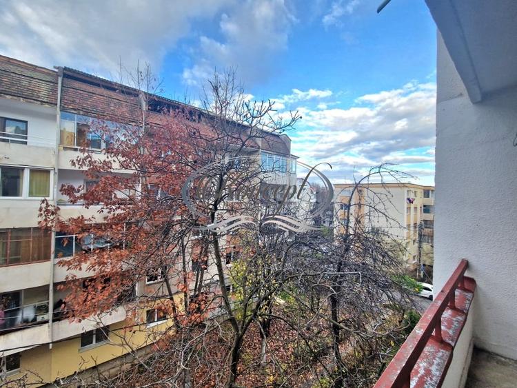 Apartament decomandat cu 2 balcoane in Intre Lacuri - 18