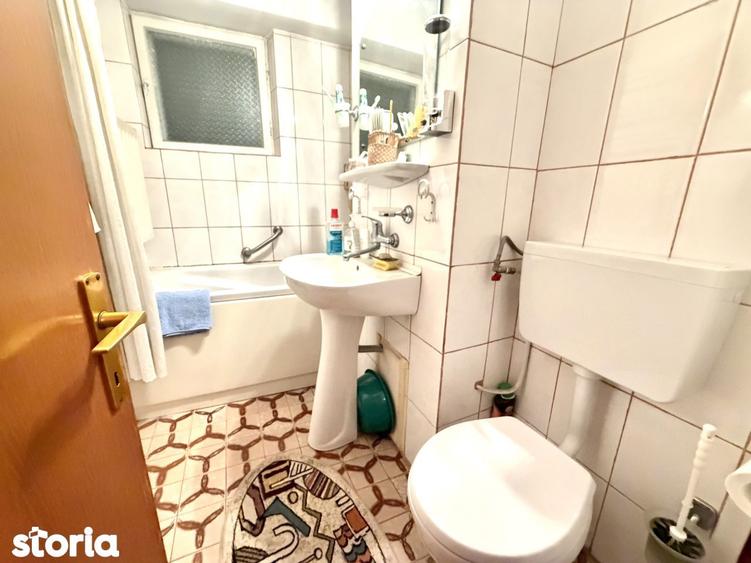 4 camere, et 3, bloc 1981, 101 mp - Cascada, str 9 Mai - 7