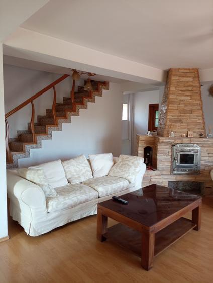 Închiriez vila in Bucium, spate Bellaria,str.Fermei - 7