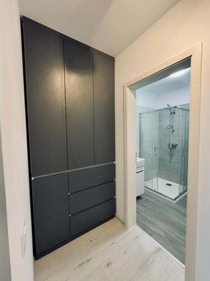 Apartament cu 3 camere la prima închiriere în zona Tractorul la et 7/10 - 7