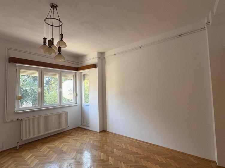 Unirii Sfanta Vineri Tribunal 3 camere dec. Singur pe nivel, centrală de ap. - 3