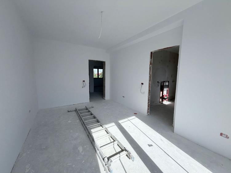 Duplex cu 5 camere cu Canalizare în Buziașului