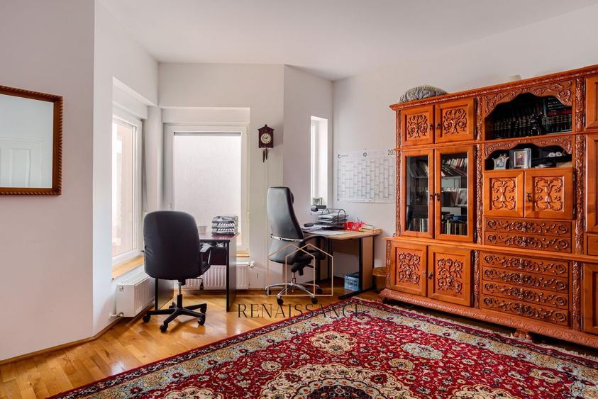 Timisoara - Girocului Vila 12 Camere 4 Bai | 497mp Utili 1373mp Teren - 16