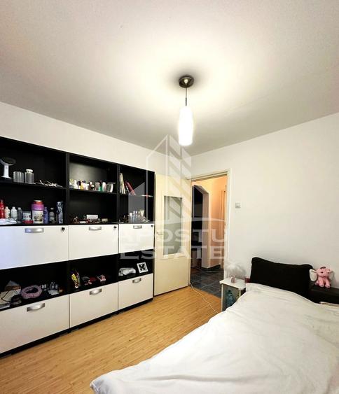 Apartament cu 3 camere decomandat în Aurel Vlaicu