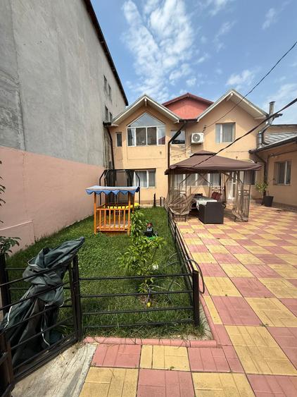 Casă individuală cu 6 camere cu Teren 270 Mp în Brâncoveanu