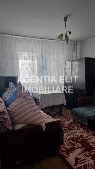 Apartament cu 2 camere semidecomandat, mobilat în Central
