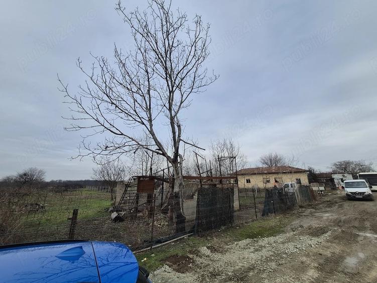 Teren de 1486 mp, în Pruni
