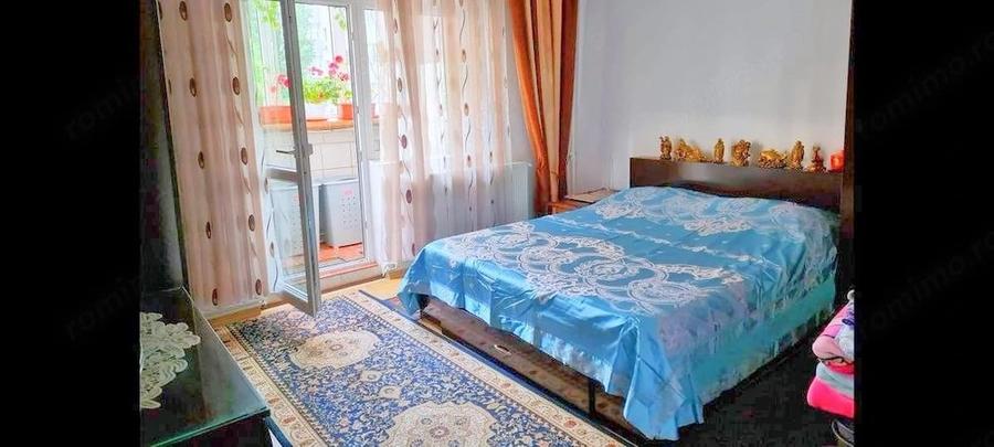 Apartament cu 3 camere decomandat în Nerva Traian