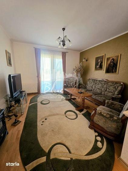 Casă cu 6 camere cu Teren 1642 Mp în Central