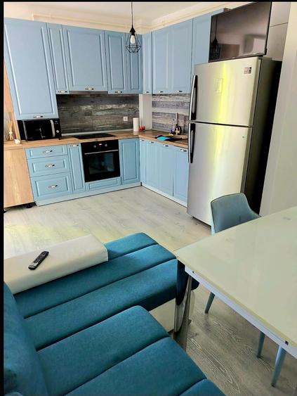 Apartament cu 3 camere decomandat în Borhanci