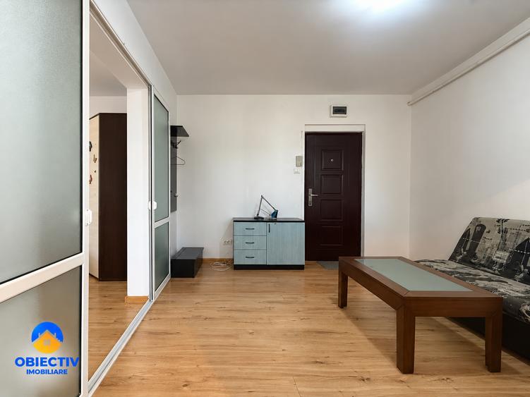 Apartament cu 3 camere semidecomandat în Mărăței