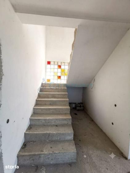 Casă cu 4 camere cu Teren 1433 Mp în Oșorhei