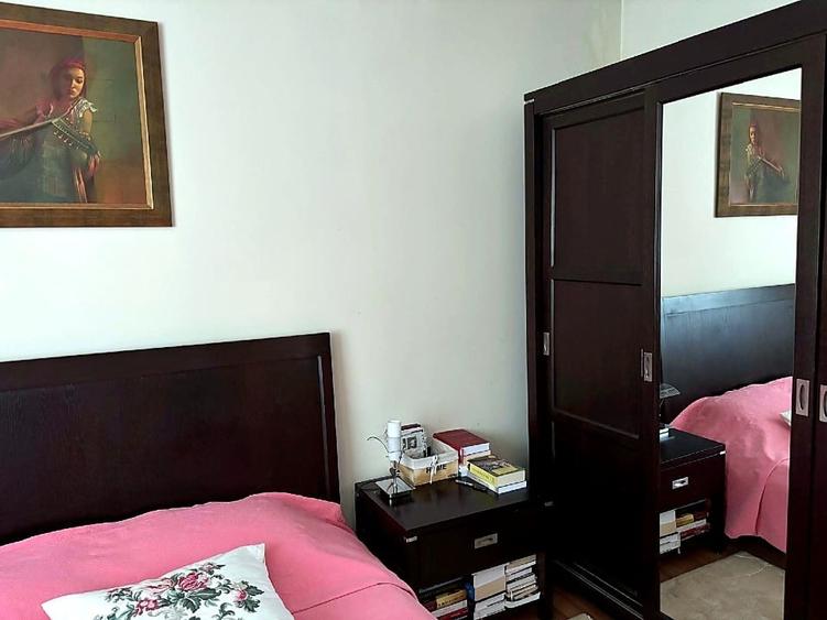 Apartament cu 4 camere decomandat, mobilat în Sebastian