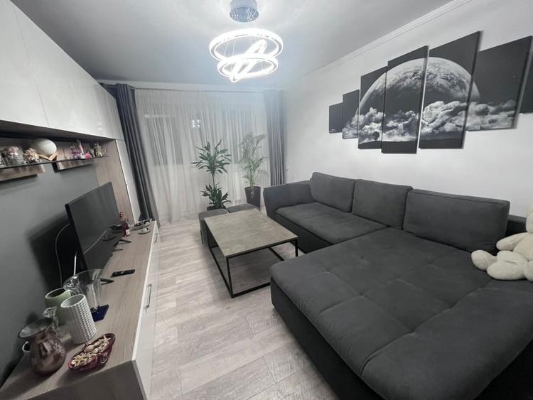 Apartament cu 4 camere decomandat, mobilat în 1 Mai