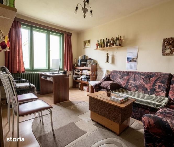 Casă cu 8 camere cu Teren 357 Mp în Central
