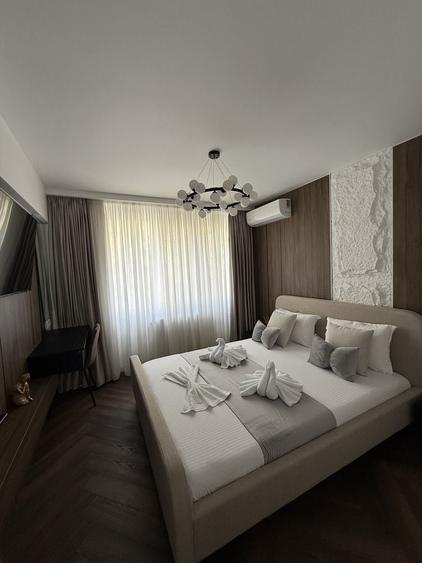 Apartament cu 3 camere semidecomandat în Ștefan cel Mare