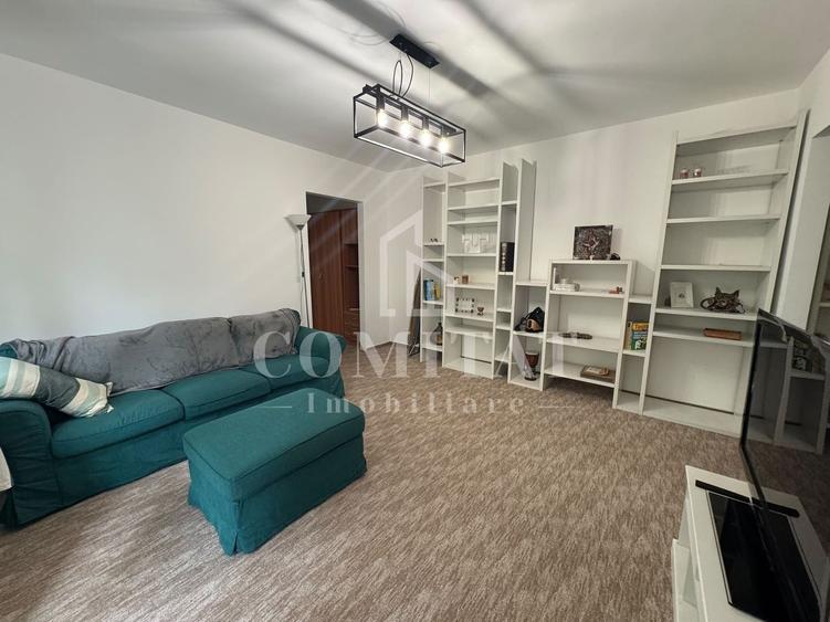 Apartament cu 3 camere semidecomandat, mobilat în Gheorgheni