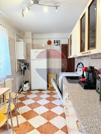 Apartament cu 4 camere decomandat, mobilat în Fundeni