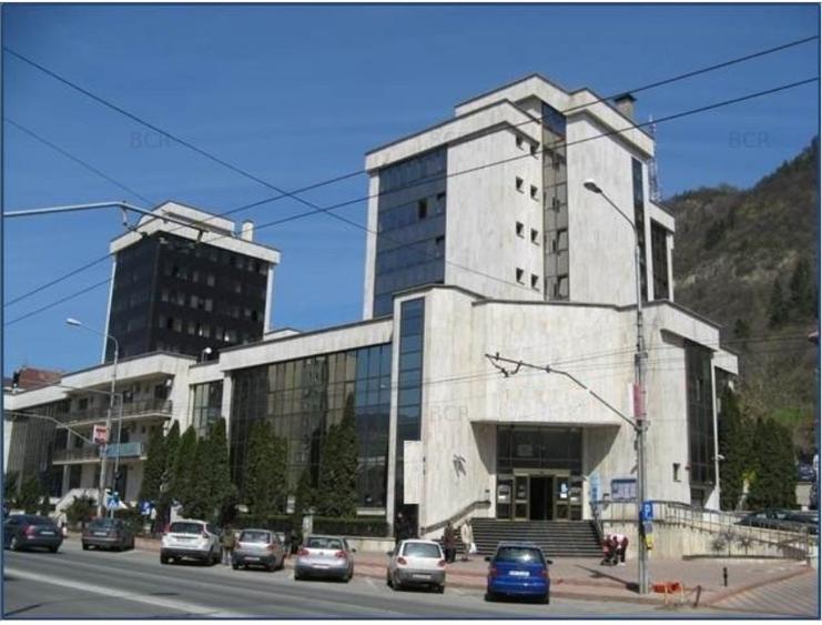 Birou, de 895.78997802734 mp, în Mărăței