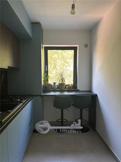 Apartament cu 3 camere decomandat în Valea Adâncă