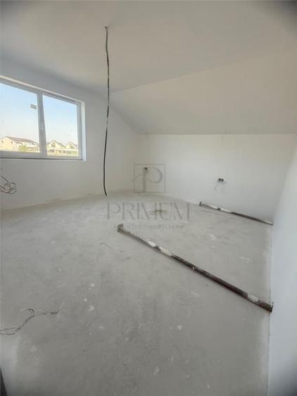 COMISION 0 / MOSNITA / 1/2 DUPLEX PE ETAJ /FINISAJE LA ALEGE - 5