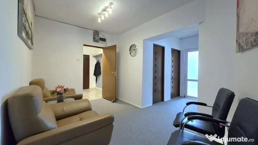 Apartament cu 4 camere decomandat în Universitate