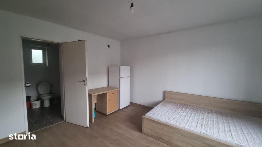 Casă cu 2 camere cu Teren 1102 Mp în Agăș