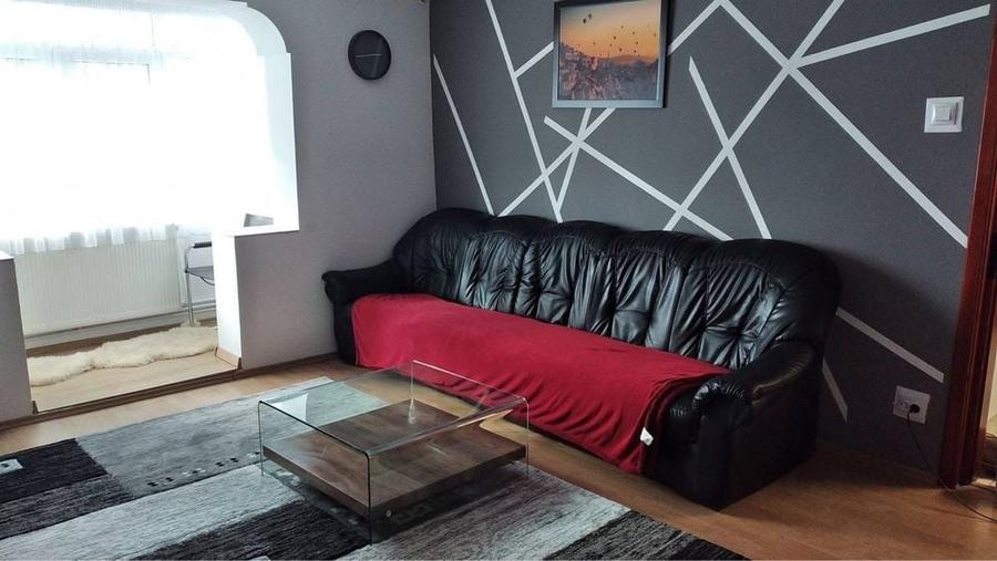 Apartament cu 3 camere decomandat în Exterior Vest