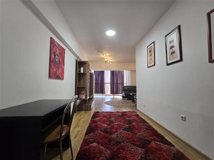 Apartament cu 2 camere semidecomandat, mobilat în 9 Mai