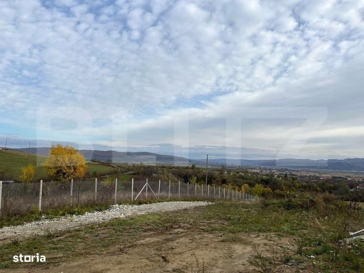 Casă cu 4 camere în Uriu