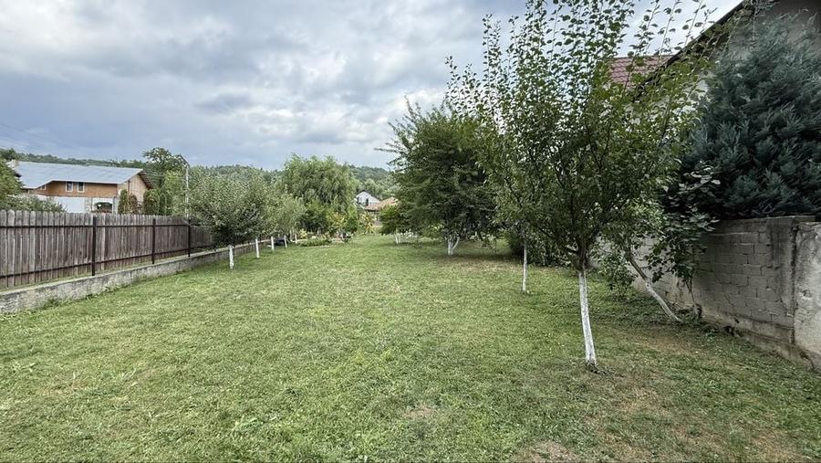 Casă cu 4 camere în Valea Oprii