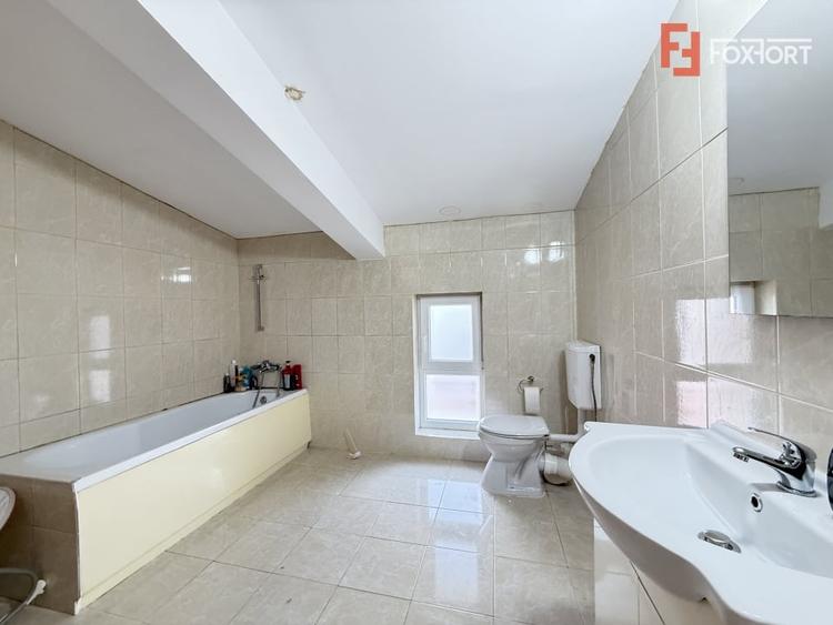 Duplex cu 5 camere cu Canalizare în Săcălaz