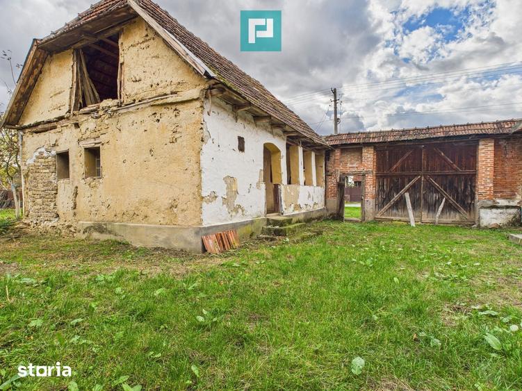 Casă cu 4 camere cu Teren 1080 Mp în Dezna