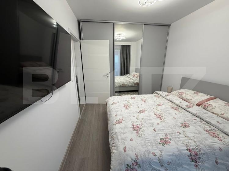 Apartament cu 3 camere semidecomandat, mobilat în Florești