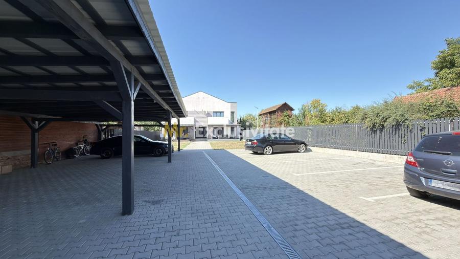 Apartament cu 3 camere semidecomandat în Sud-Vest