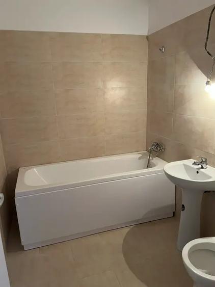 Apartament cu 4 camere decomandat în Theodor Pallady