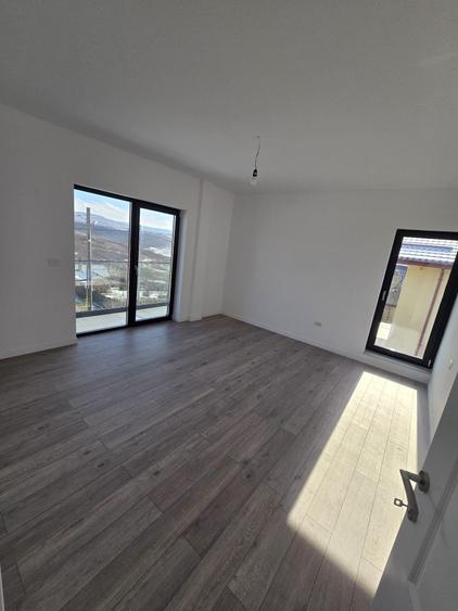 Vila cu 3 dormitoare, living, dresing si 2 bai - 5