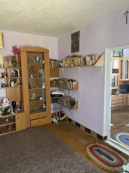 Casa de vanzare , in Oituz la strada Principala , teren 1200 mp - 1