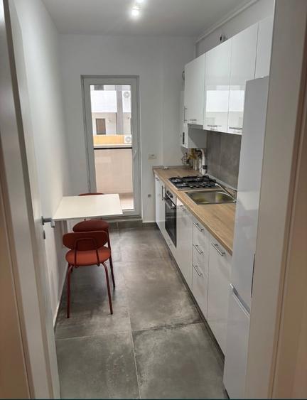 Inchiriere Garsoniera metrou Berceni Leonida - 6